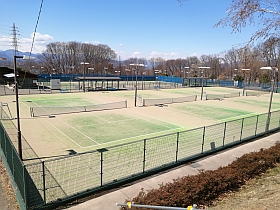 テニスコート遠景2